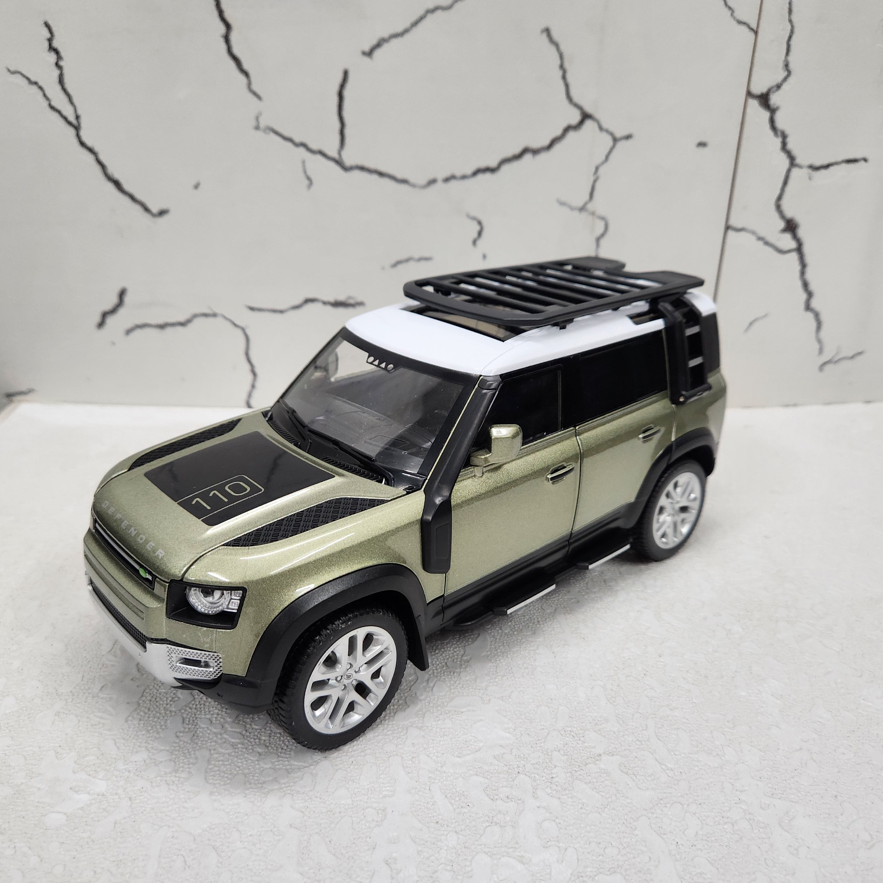 Defender 110 Green Metal Diecast Car 1:18 (28x11 cm)